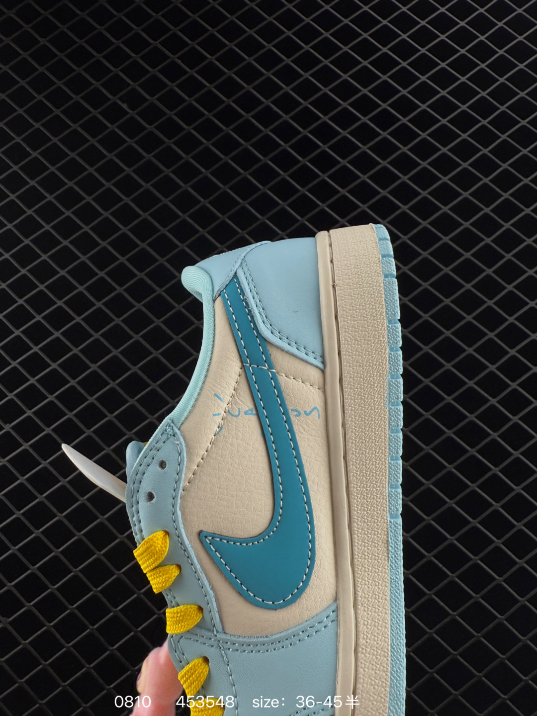 Travis Scott x Air Jordan 1 ” Reverse Mocha “